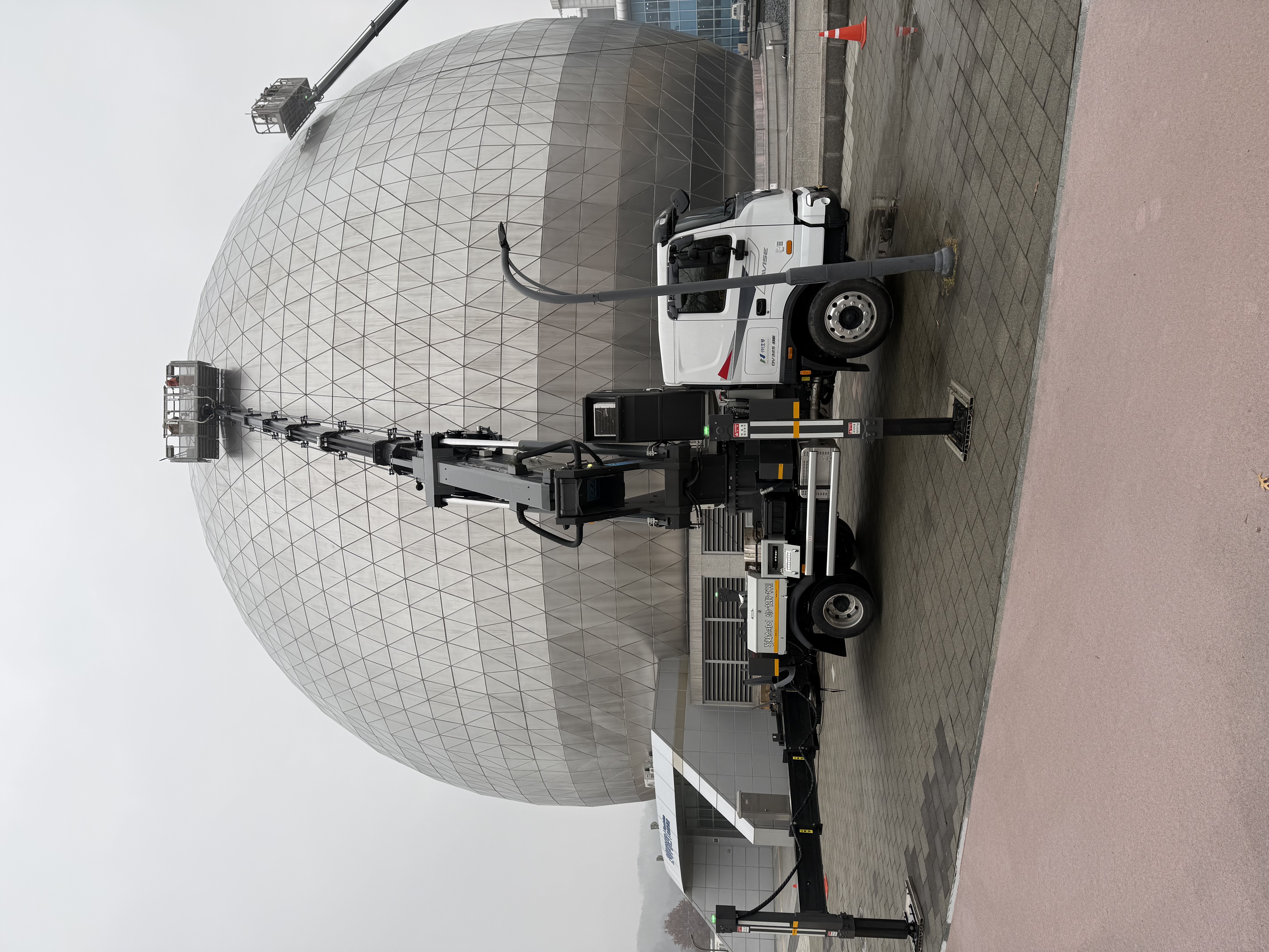 5톤 돔형건물 청소작업